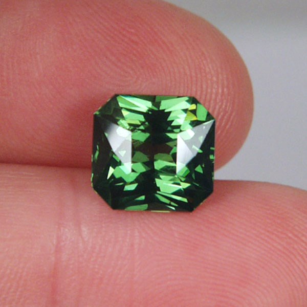 Collectors World Class Natural Green Zircon Sri Lanka 7.62 ct  Litnon.com