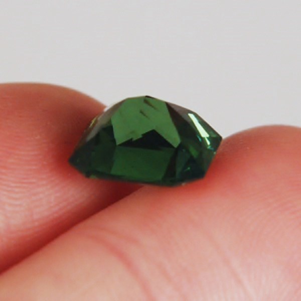 Collectors World Class Natural Green Zircon Sri Lanka 7.62 ct  Litnon.com