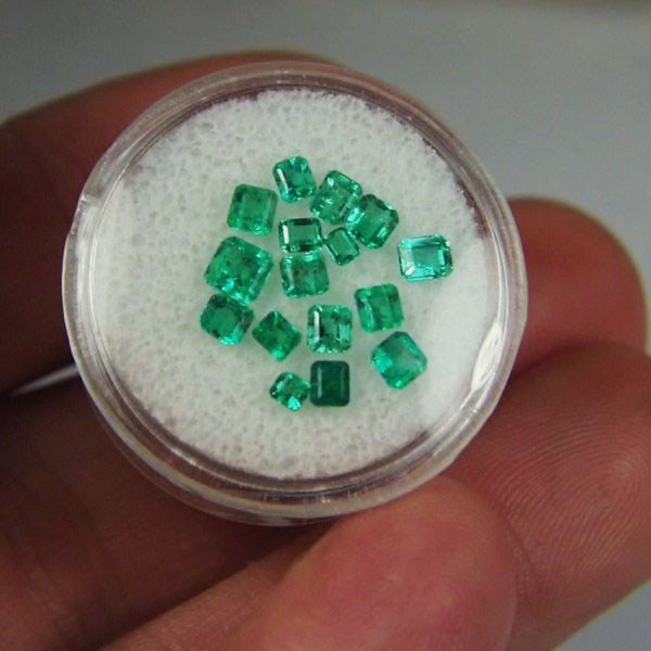 Bright and Nice color Colombian Emerald Lot 2.32 carats  Litnon.com