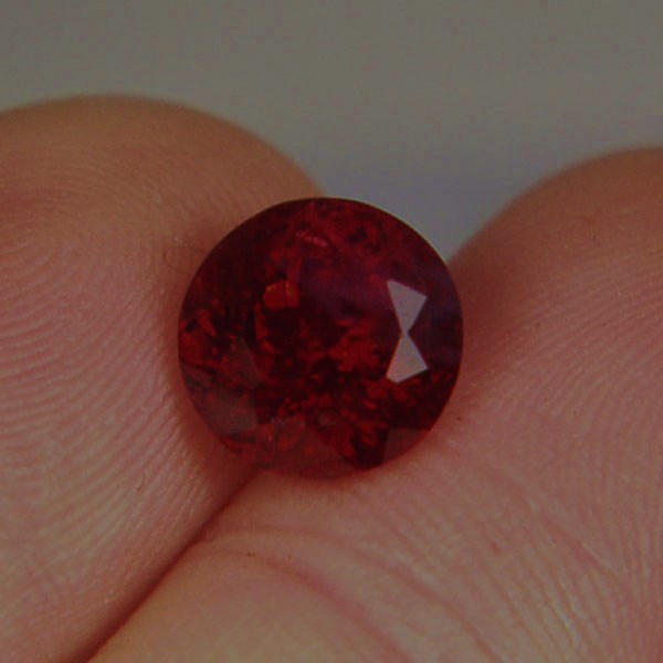 Big and Red AGL Certified Natural Spinel 4.26 carats GL Litnon.com
