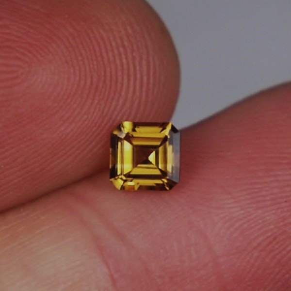 Natural Amber Orange Zircon Tanzania 0.96 ct  Litnon.com