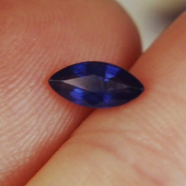 Deep Blue Natural Sapphire Sri Lanka 0.66 ct  Litnon.com