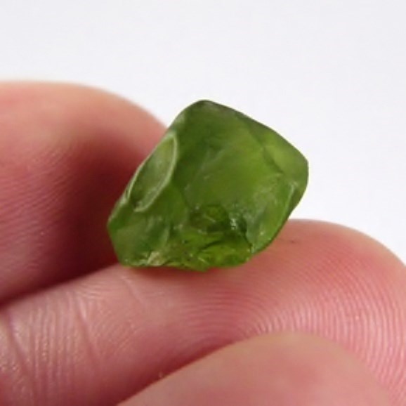  Fine Color and Clean Peridot Facet Rough Arizona 10.65 ct  Litnon.com