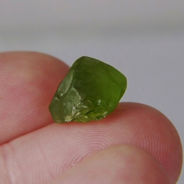  Fine Color and Clean Peridot Facet Rough Arizona 10.65 ct  Litnon.com