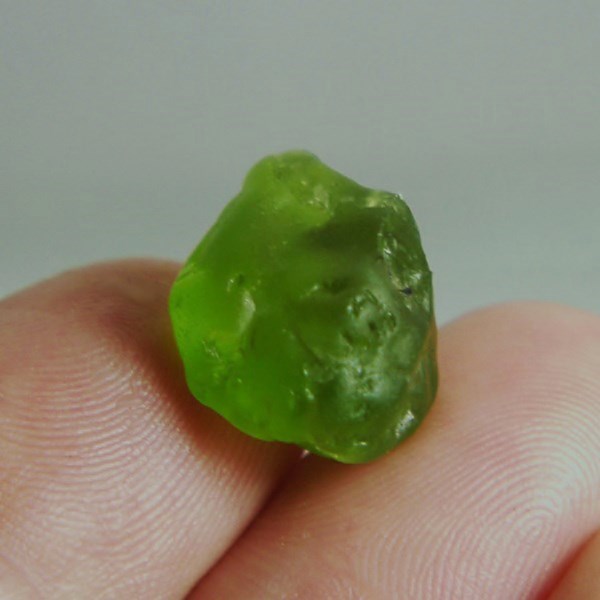 Big Fine Color and Clean Peridot Facet Rough Arizona 18.92 ct  Litnon.com
