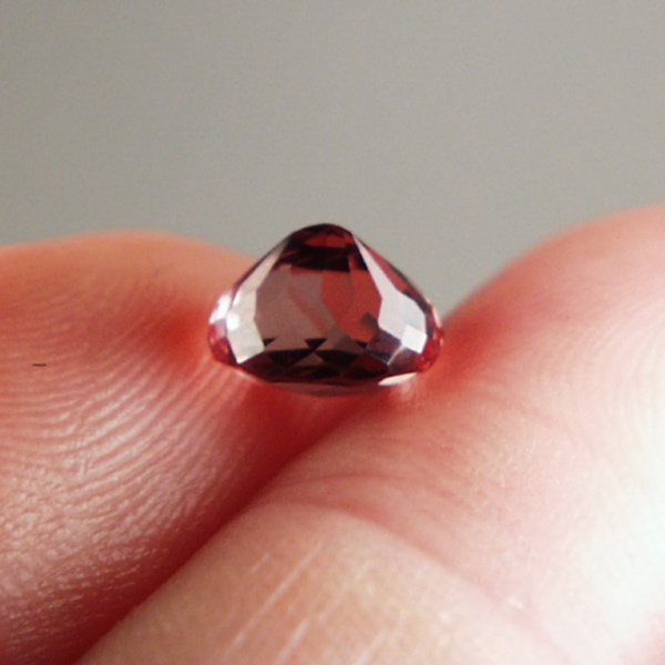  Rare Natural Color Change Garnet Kenya 2.21 ct  Litnon.com