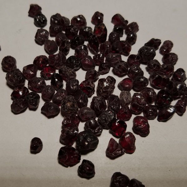  Arizona Chrome Pyrope Ant Hill Garnet Facet Rough 251 ct  Litnon.com