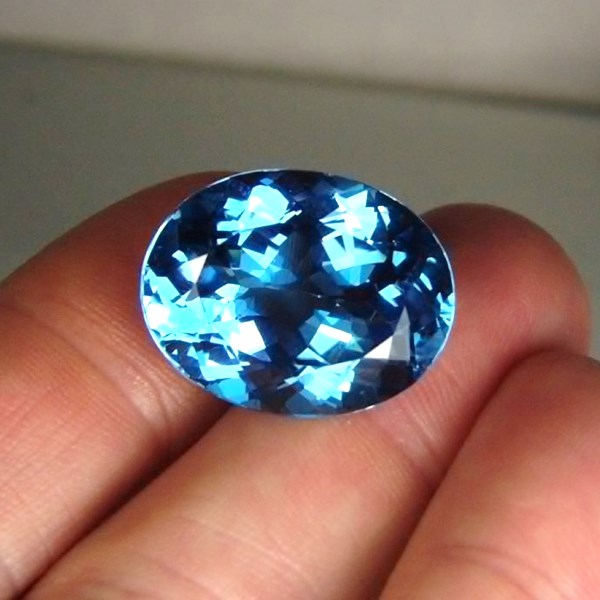 Fine Color Rich Swiss Blue Topaz Brazil 36.02 ct  Litnon.com