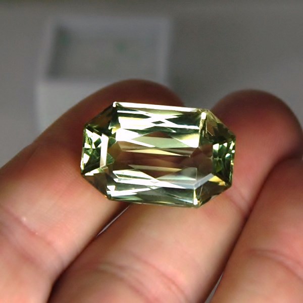 Clean, Bright and Big Gem Quality Heliodor Beryl Brazil 30.32 ct  Litnon.com
