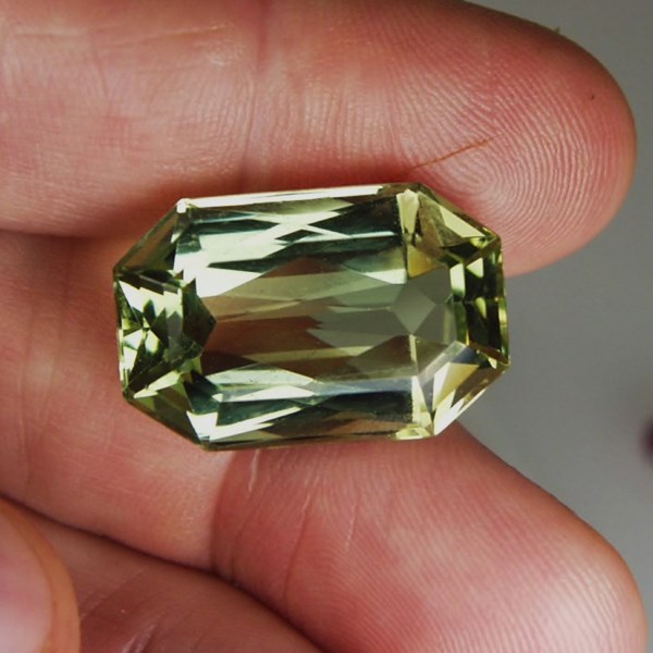 Clean, Bright and Big Gem Quality Heliodor Beryl Brazil 30.32 ct  Litnon.com