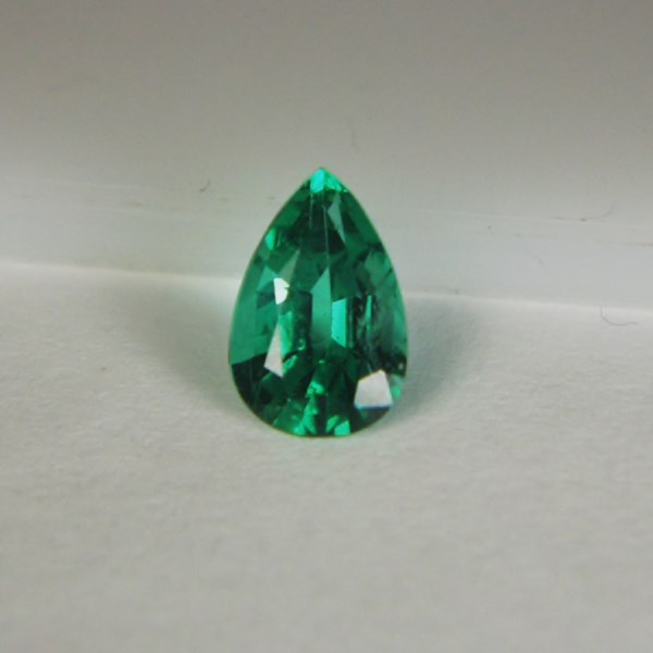 Fine Color and Clarity AGL Certified Zambian Emerald 1.35 ct  Litnon.com