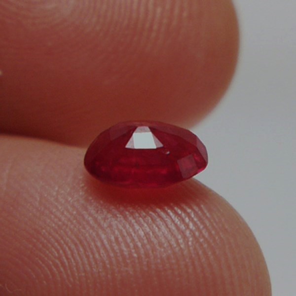Big and Red Natural Burmese Ruby 2.10 ct  Litnon.com