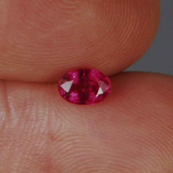 Fine Red Natural Madagascar Ruby 0.69 ct  Litnon.com