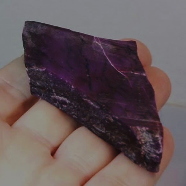 Rare Natural Rich Plum Color Sugilite Cabbing Rough 10 gr.  Litnon.com