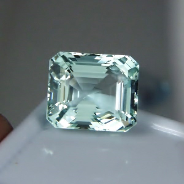 Old Stock and Bright Untreated Natural Aquamarine India 7.79 ct  Litnon.com
