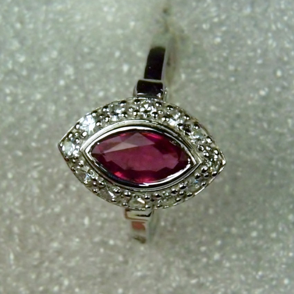 Natural Ruby and Diamond 14 kt Ring  Litnon.com