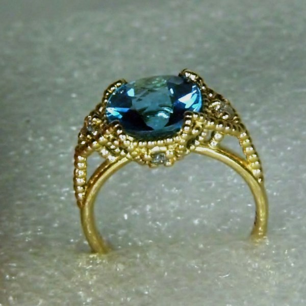 Blue Topaz and Diamond 14 kt Ring 3.50 ct  Litnon.com