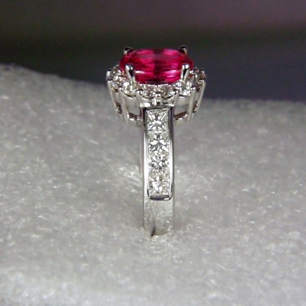 Special Quality Mahenge Spinel 18kt Diamond Ring GL Litnon.com