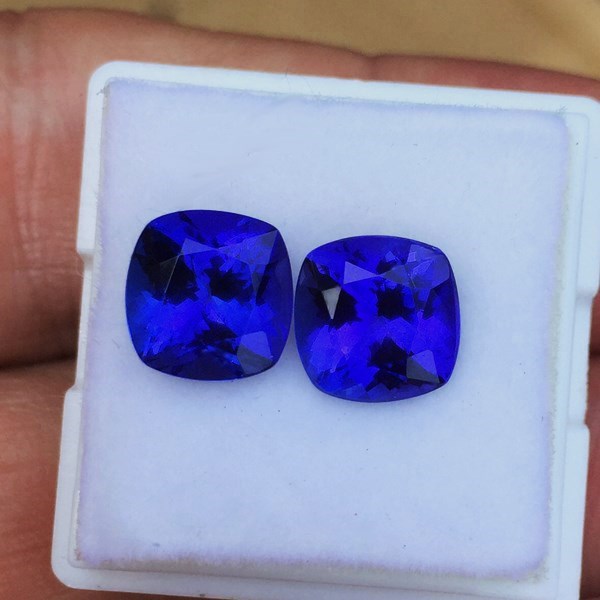 Color and Quality Natural Blue Tanzanite Pair 6.07 ct tw  Litnon.com