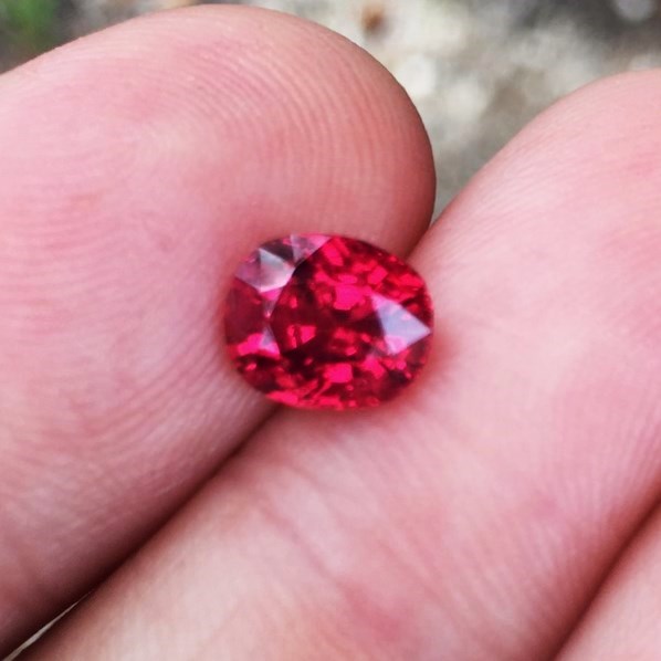 Quality X-tra Fine Red Burmese Spinel 2.06 ct  Litnon.com