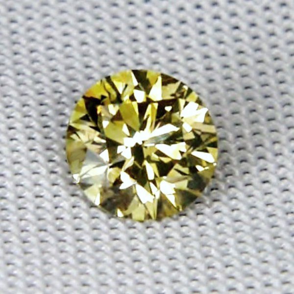 GIA Certified Natural Fancy Yellow Diamond 1.05ct.  Litnon.com