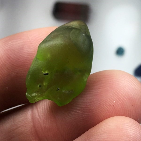 Big Fine Color and Clean Peridot Facet Rough Arizona 24.34 ct  Litnon.com