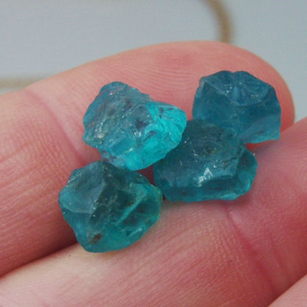 Old Stock Apatite Facet Rough Madagascar 18.72 ct  Litnon.com