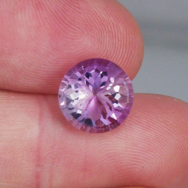 Unique Bolivia Amethyst with Spider Gemstone 5.07 ct  Litnon.com