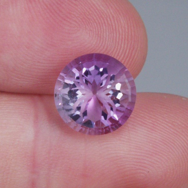 Unique Bolivia Amethyst with Spider Gemstone 5.07 ct  Litnon.com