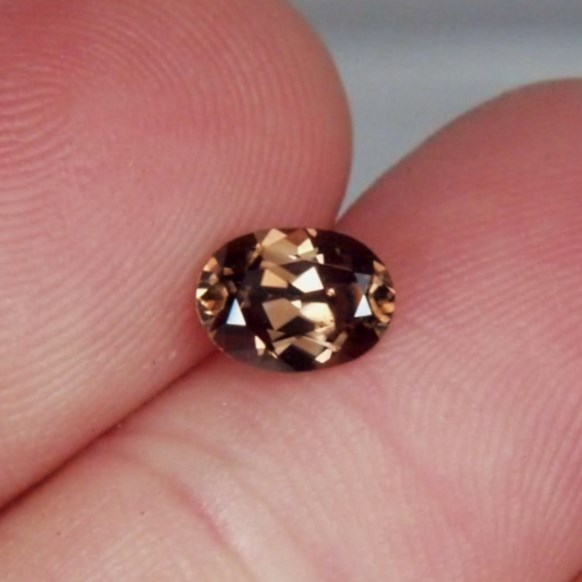  $15.00 Harts Range Australia Golden Brown Zircon 1.31 ct  Litnon.com