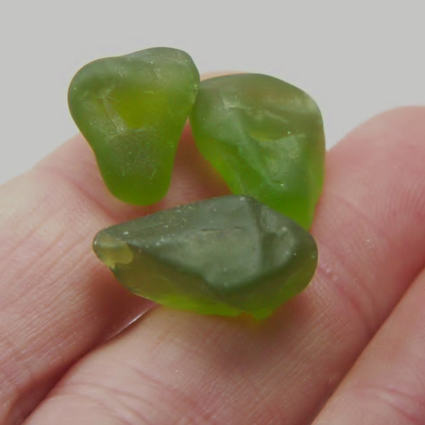 Big Fine Color and Clean Arizona Peridot Facet Rough 50.57 ct  Litnon.com