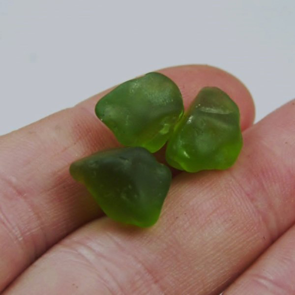 Big Fine Color and Clean Arizona Peridot Facet Rough 38.43 ct  Litnon.com