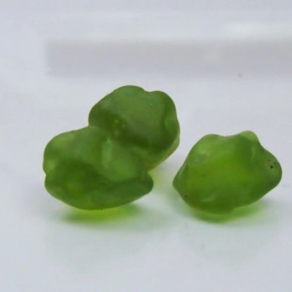 Big Fine Color and Clean Arizona Peridot Facet Rough 38.43 ct  Litnon.com