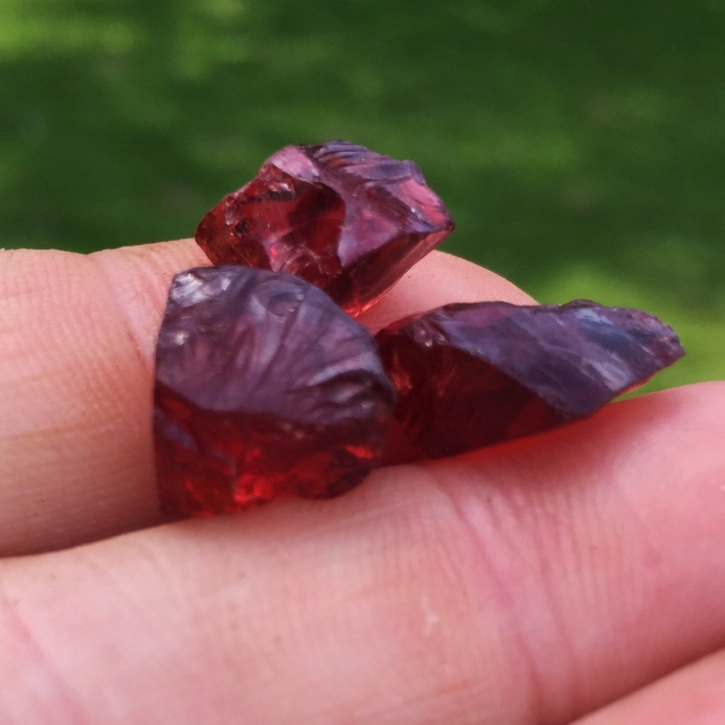 Quality Pyrope Garnet Facet Rough Tanzania 25.84 ct tw  Litnon.com