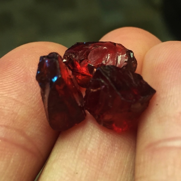 Quality Pyrope Garnet Facet Rough Tanzania 23.56 ct tw  Litnon.com