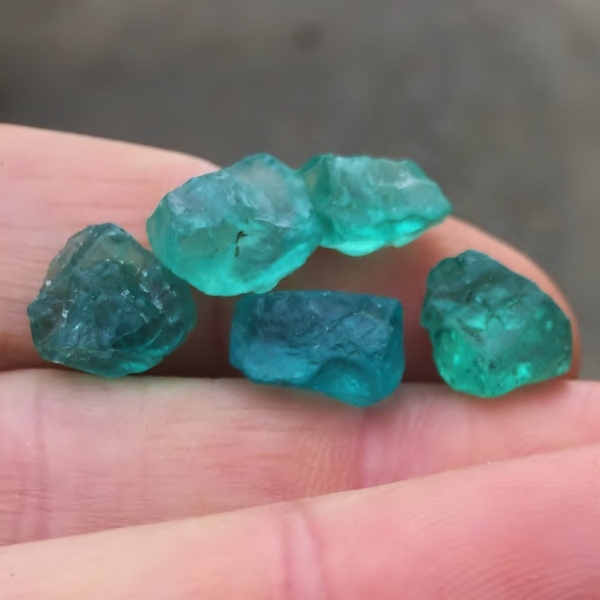 Old Stock Apatite Facet Rough Madagascar 24.65 ct  Litnon.com