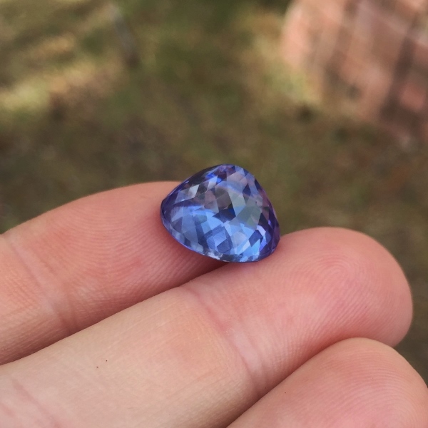 Color Big and Bright Natural Tanzanite 12.16 ct GL Litnon.com
