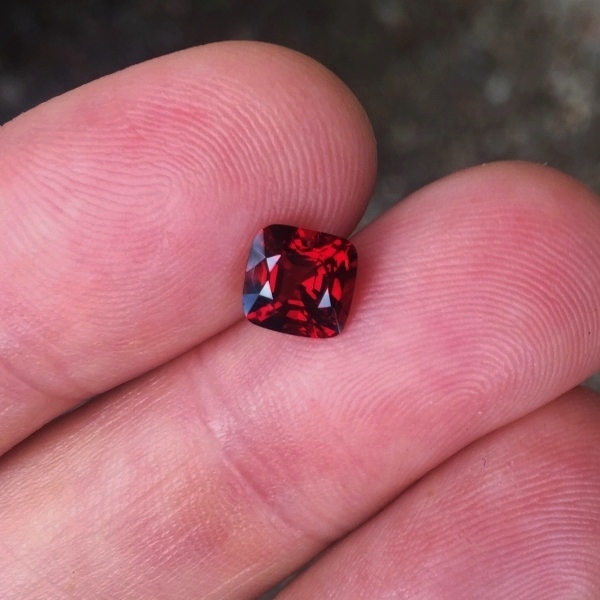 Crimson Red Natural Burmese Spinel 1.25 ct GL Litnon.com