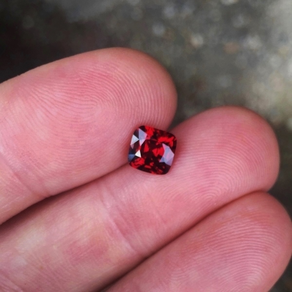 Crimson Red Natural Burmese Spinel 1.25 ct GL Litnon.com