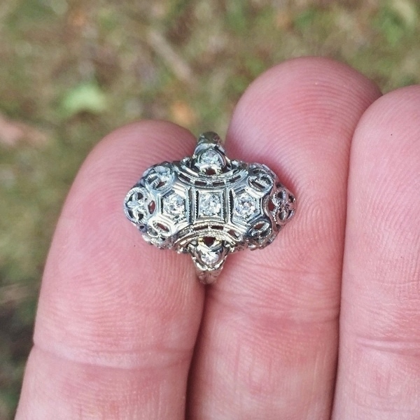 Antique 18kt White Gold Filigree Diamond Ring  Litnon.com
