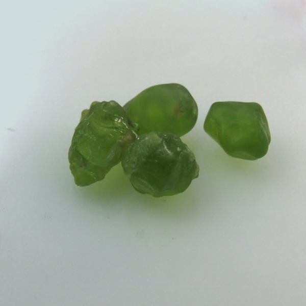 Fine Color and Clean Big Arizona Peridot Facet Rough 43.79 ct  Litnon.com