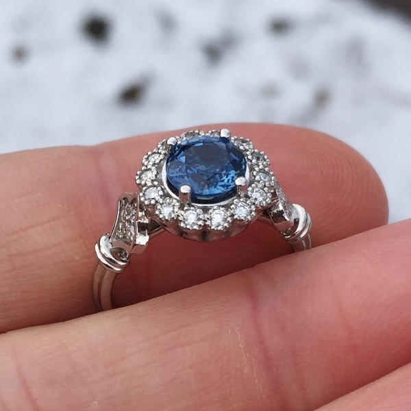 Natural Ceylon Sapphire and Diamond 14 kt Ring 1.68 ct  Litnon.com