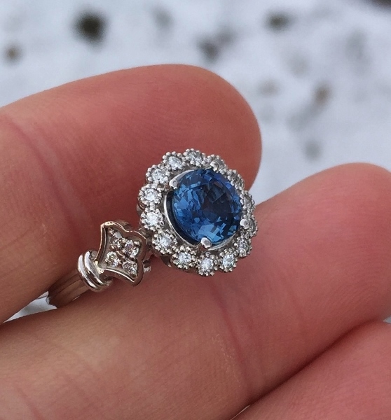 Natural Ceylon Sapphire and Diamond 14 kt Ring 1.68 ct  Litnon.com