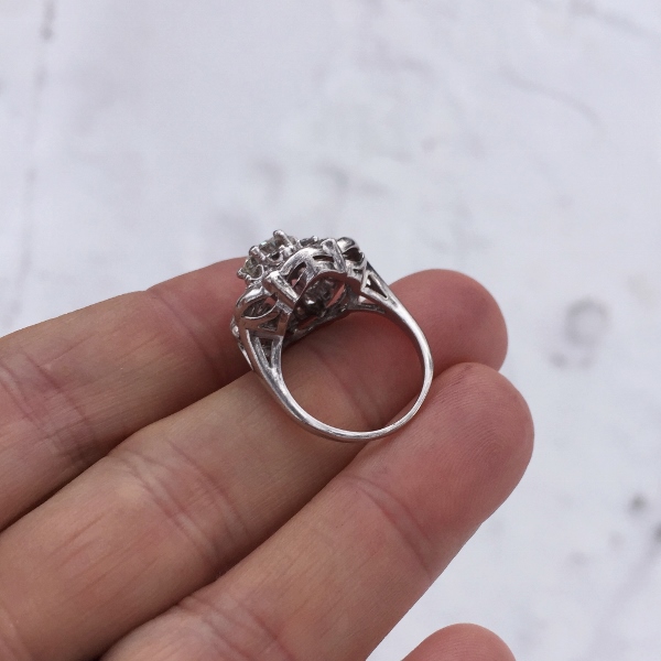 Vintage Platinum and Diamond Ring 4+ Carats tw. Center Stone 1.70 ct  Litnon.com