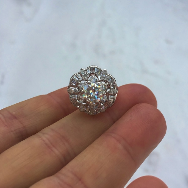 Vintage Platinum and Diamond Ring 4+ Carats tw. Center Stone 1.70 ct  Litnon.com