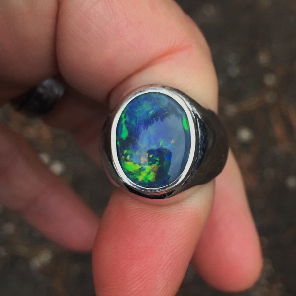 Quality Natural Australian Black Opal 18 kt Ring GL Litnon.com