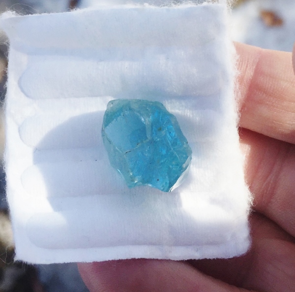 Nice Color Clean Aquamarine Facet Rough Nigeria 27.97 ct  Litnon.com