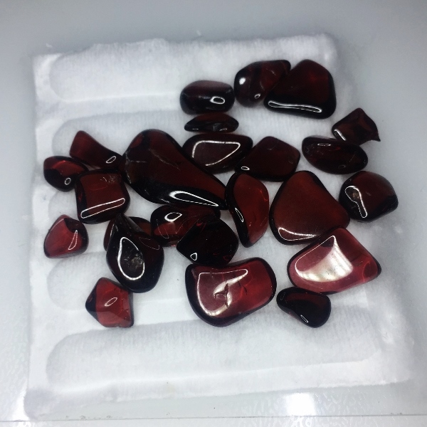 Tumble Polished Mozambique Pyrope Garnet 15 grams tw  Litnon.com