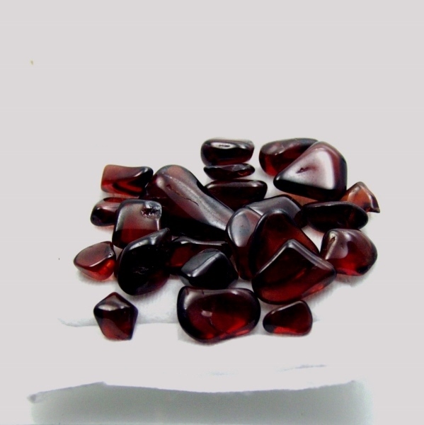 Tumble Polished Mozambique Pyrope Garnet 15 grams tw  Litnon.com