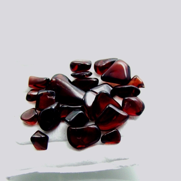 Tumble Polished Mozambique Pyrope Garnet 15 grams tw  Litnon.com